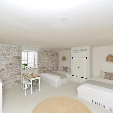 Boutique Guesthouse Na Valu Krk Town Esterno foto